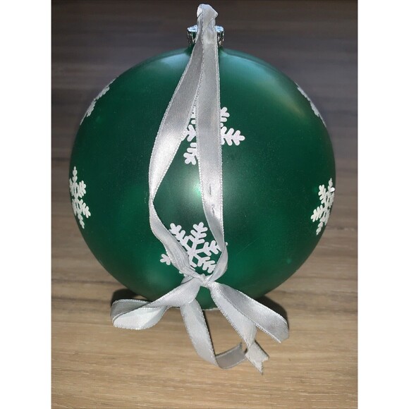 Animated Lighted Musical Ornament Plastic Gingerbread House Green Countertop - Picture 4 of 9